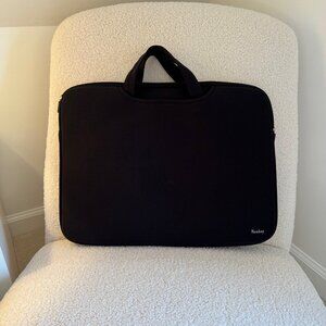 Durable Laptop Sleeve Bag with Handles - 17" x 12.5"